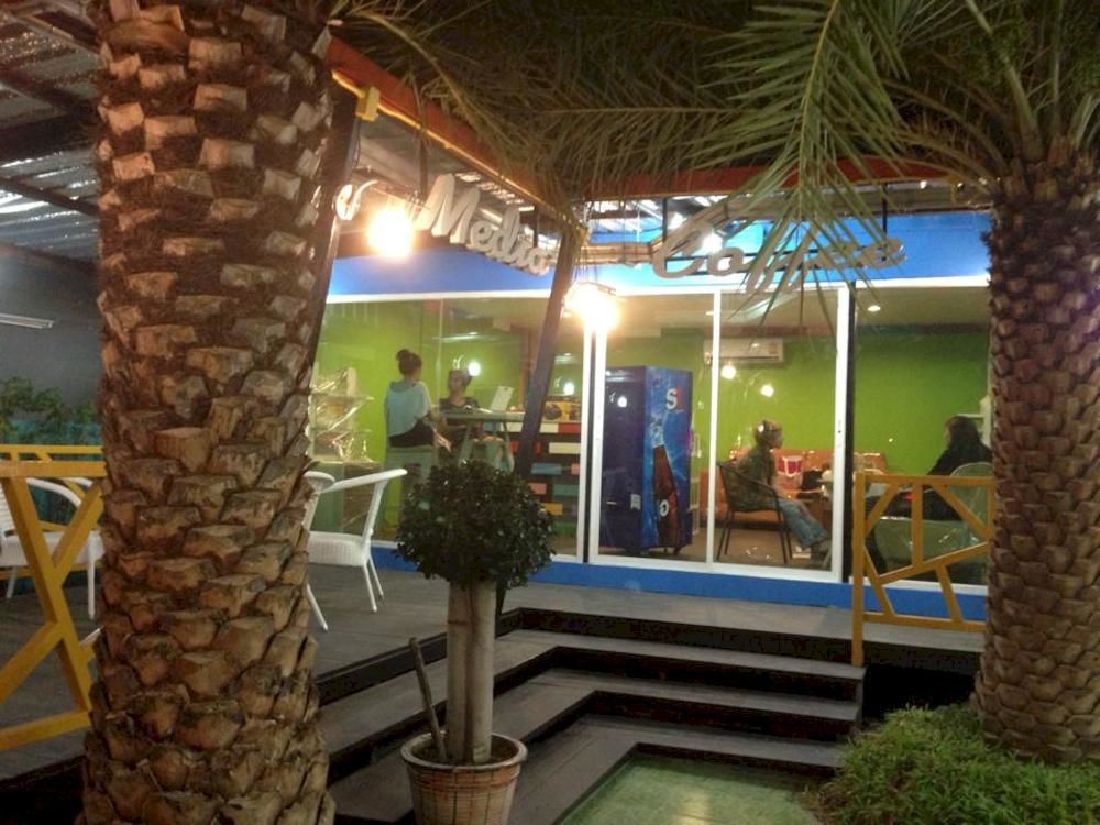 The Breton Hotel Media Banguecoque Exterior foto